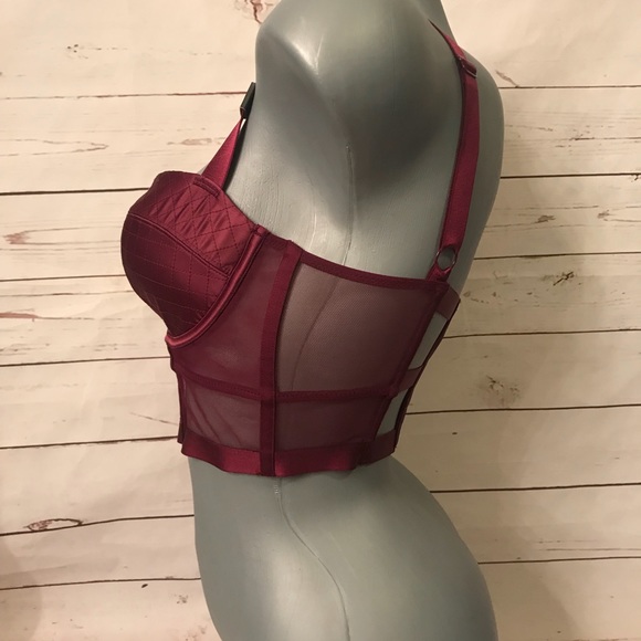 Victoria Secret Bustie - Picture 3 of 8